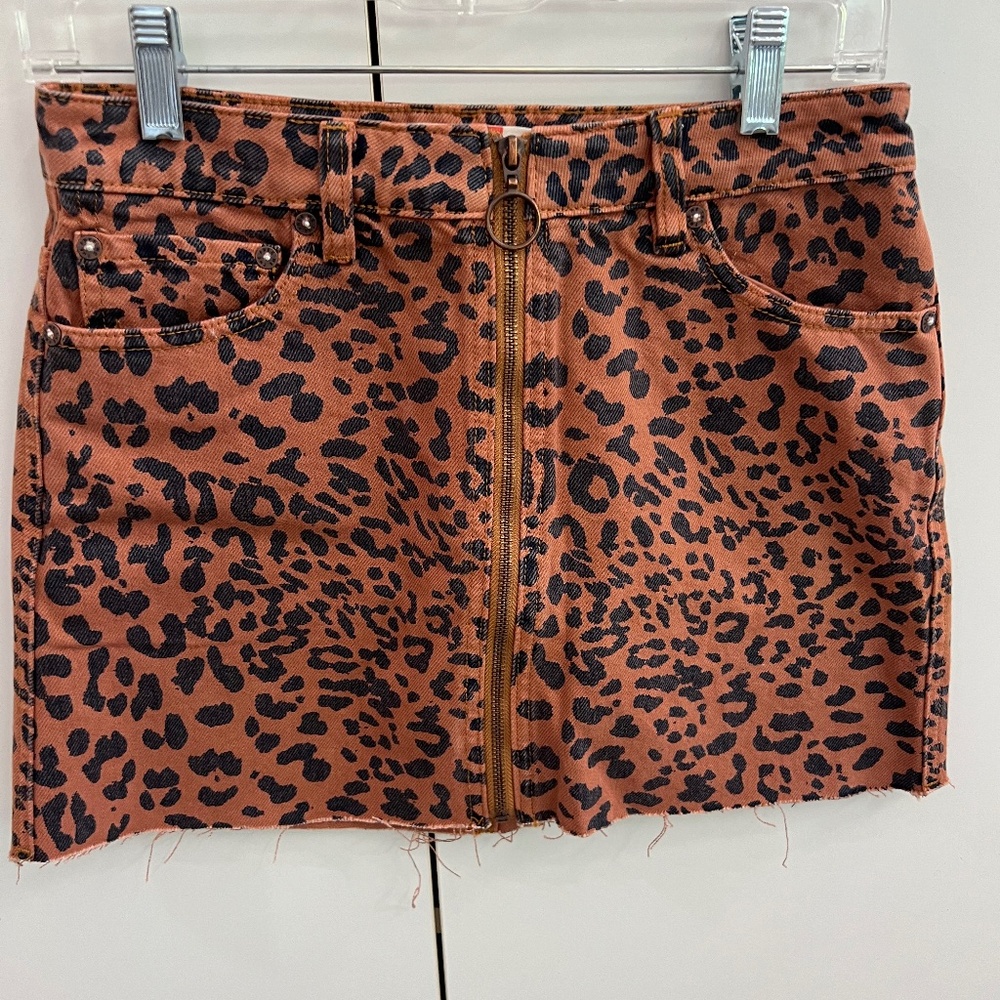 WE THE FREE- FREE PEOPLE- Cheetah Mini Skirt